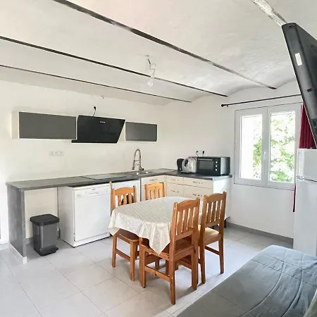 Rdc De Maison - 1chambre *